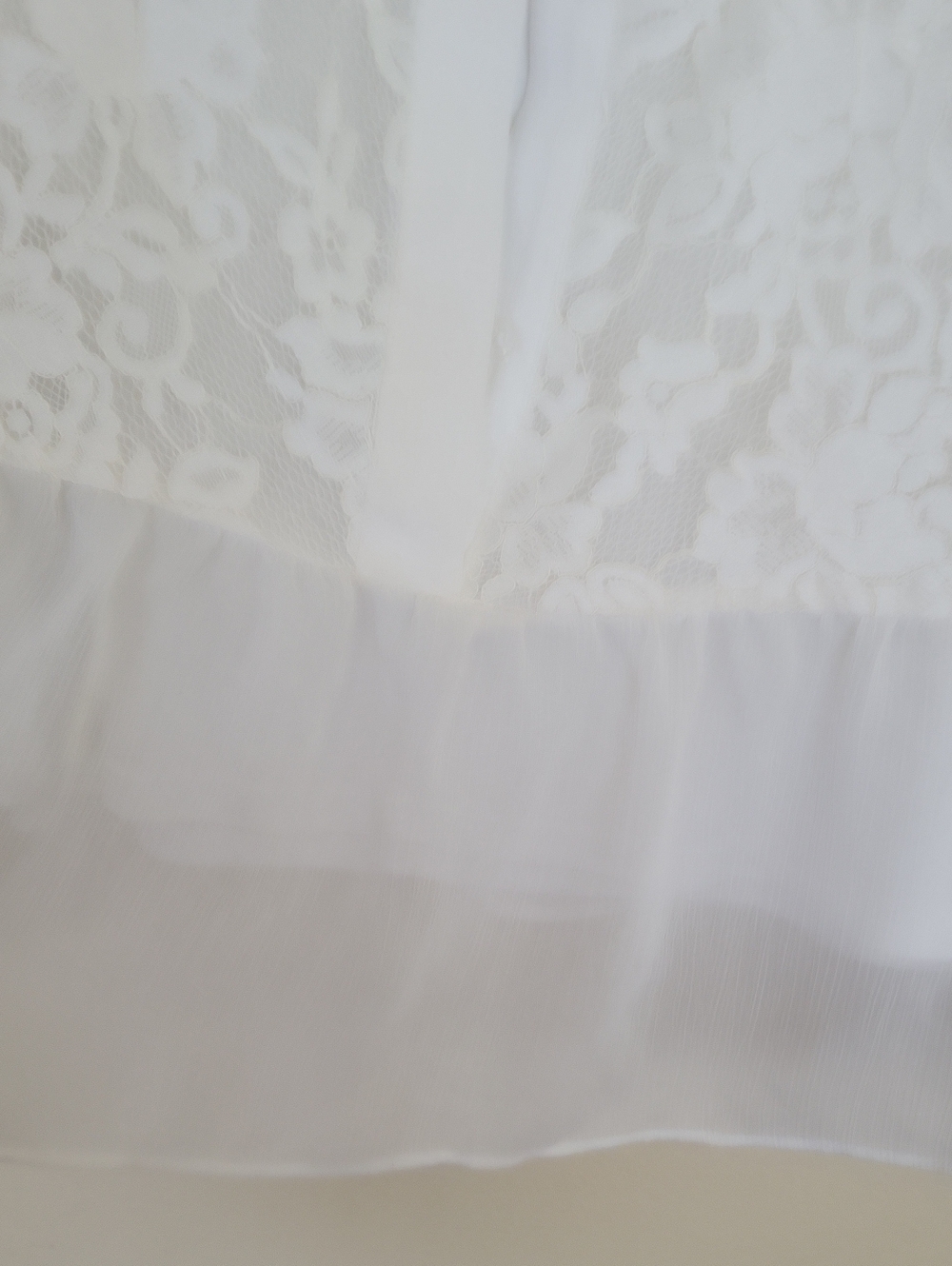 Simply Vera Vera Wang White Blouse with Black Label - Picture 6 of 7